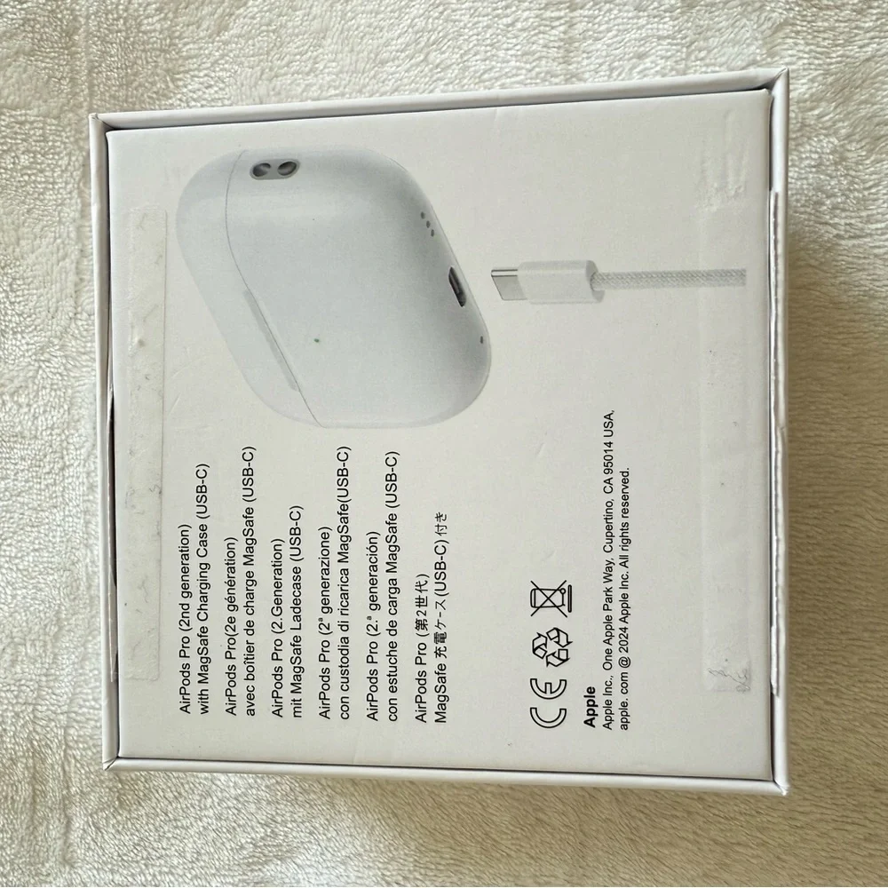 Apple White Wireless Earbuds with Charging Case